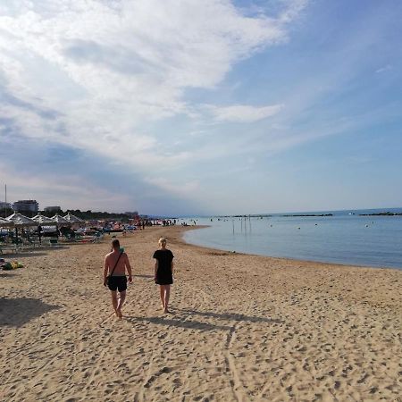 Ferienwohnung Due Passi Dal Mare Pescara Exterior foto