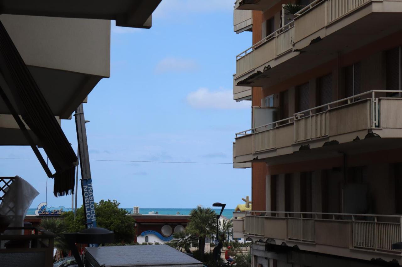 Ferienwohnung Due Passi Dal Mare Pescara Exterior foto